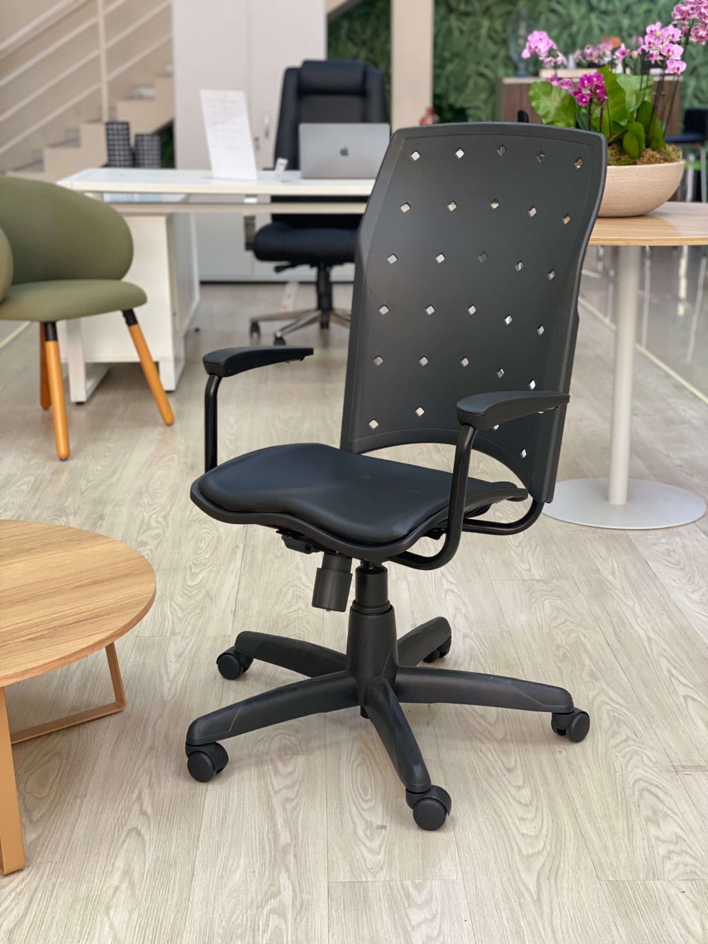 Cadeira Presidente Ergoplax Plaxmetal