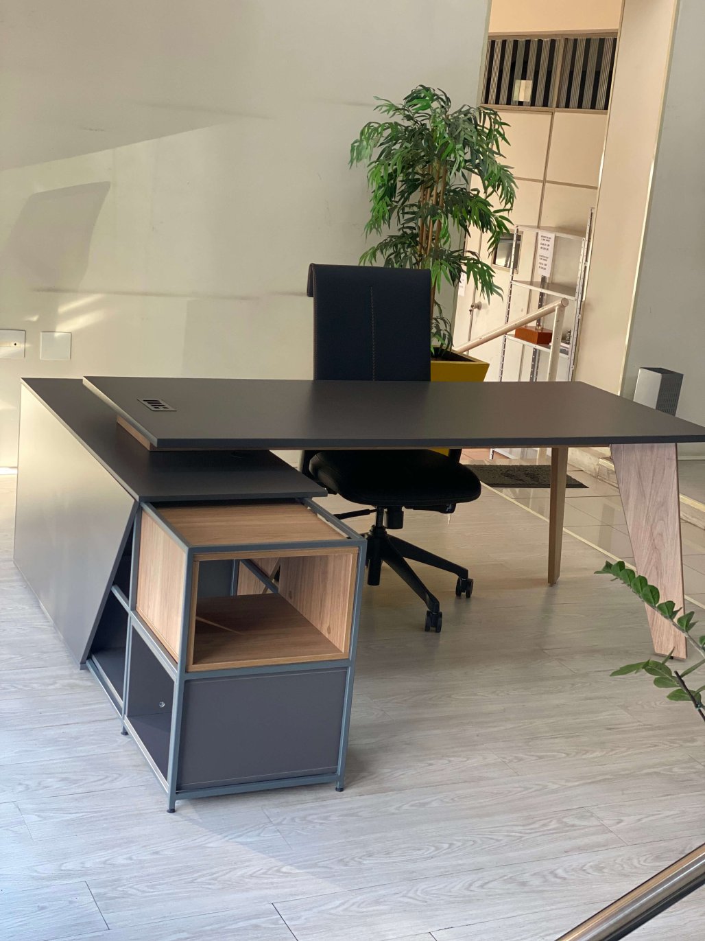 Imagem de Conjunto Mesa + Armário Geometric Fortline